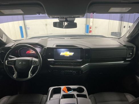 Used 2024 Chevrolet Silverado 1500 RST w/ Z71 Off-Road Package AWD/4WD image 10