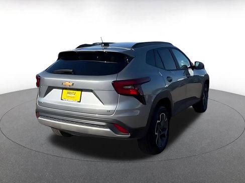 Used 2025 Chevrolet Trax LT FWD image 14