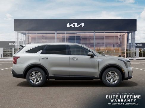 New 2026 Kia Sorento LX FWD image 8