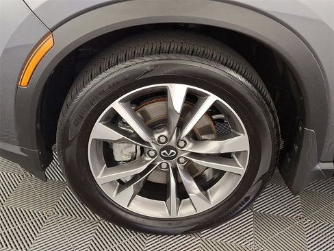 Certified 2025 INFINITI QX60 Luxe image 12