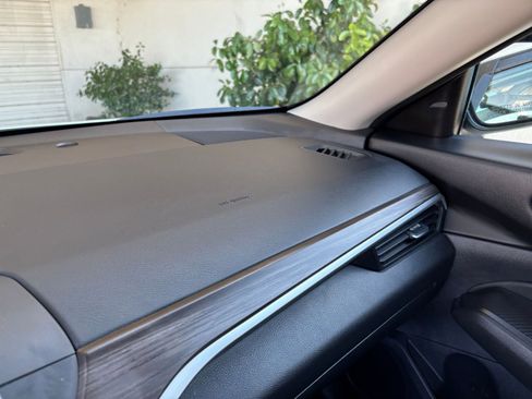 Used 2025 Nissan Altima 2.5 SV FWD image 35