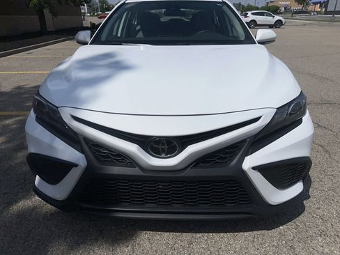 Used 2024 Toyota Camry SE w/ Cold Weather Package FWD image 11