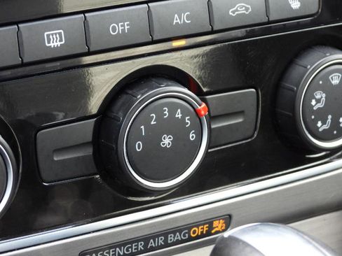 Used 2014 Volkswagen Passat 1.8T SE image 45