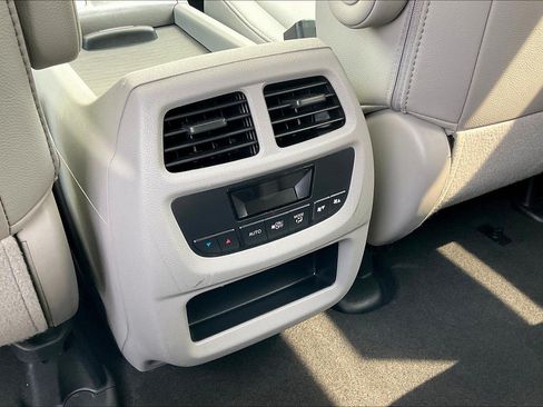 Used 2018 Honda Pilot EX-L image 41