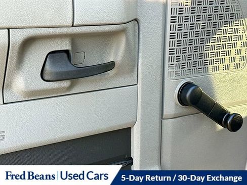 Used 2016 Ford E-450 and Econoline 450 Super Duty image 18