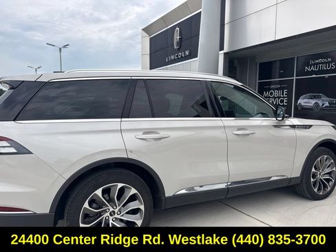 Used 2025 Lincoln Aviator Reserve w/ Illumination Package AWD/4WD image 8