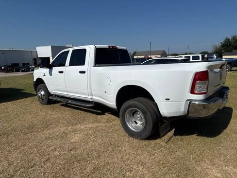 Used 2024 RAM 3500 Tradesman w/ Chrome Appearance Group AWD/4WD image 5