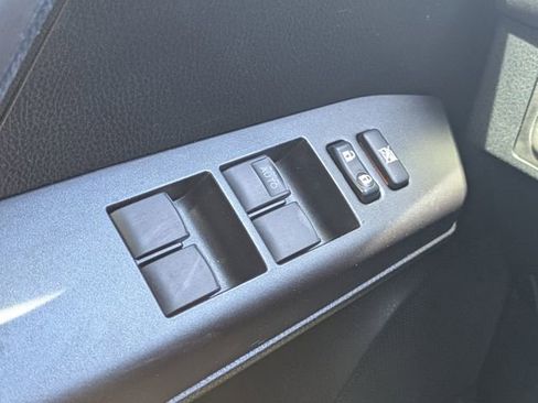 Used 2018 Toyota RAV4 LE FWD image 22