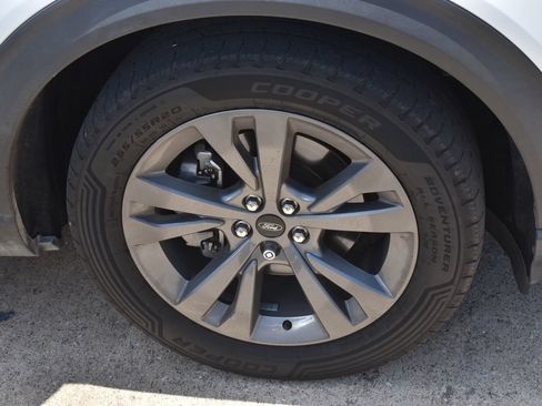 Certified 2021 Ford Explorer XLT w/ Equipment Group 202A RWD image 7