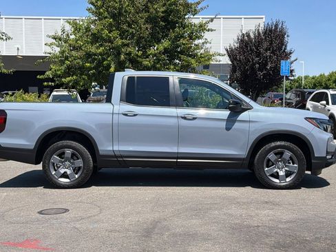 Used 2024 Honda Ridgeline TrailSport image 3