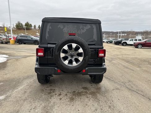 Used 2022 Jeep Wrangler Unlimited Sahara image 4