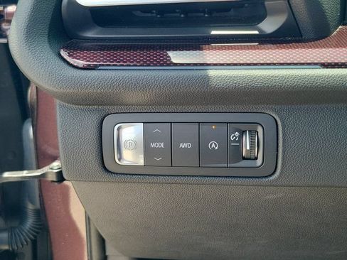 Used 2024 Chevrolet Traverse RS AWD/4WD image 24