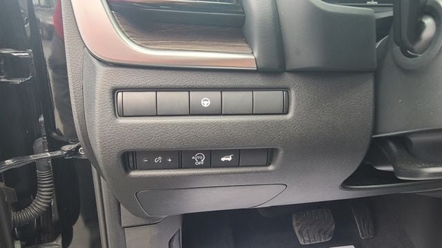 Used 2025 Nissan Rogue Platinum AWD/4WD image 13