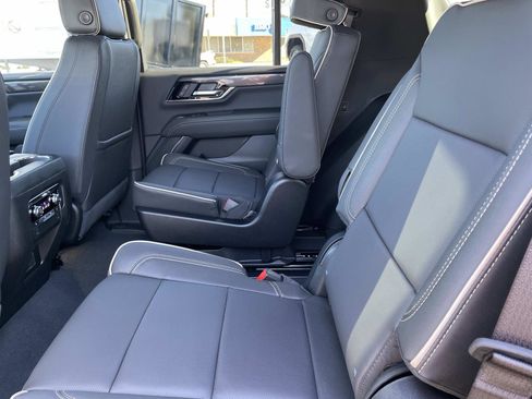 New 2026 GMC Yukon Elevation image 24