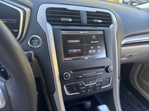 Used 2016 Ford Fusion SE w/ Equipment Group 202A FWD image 16