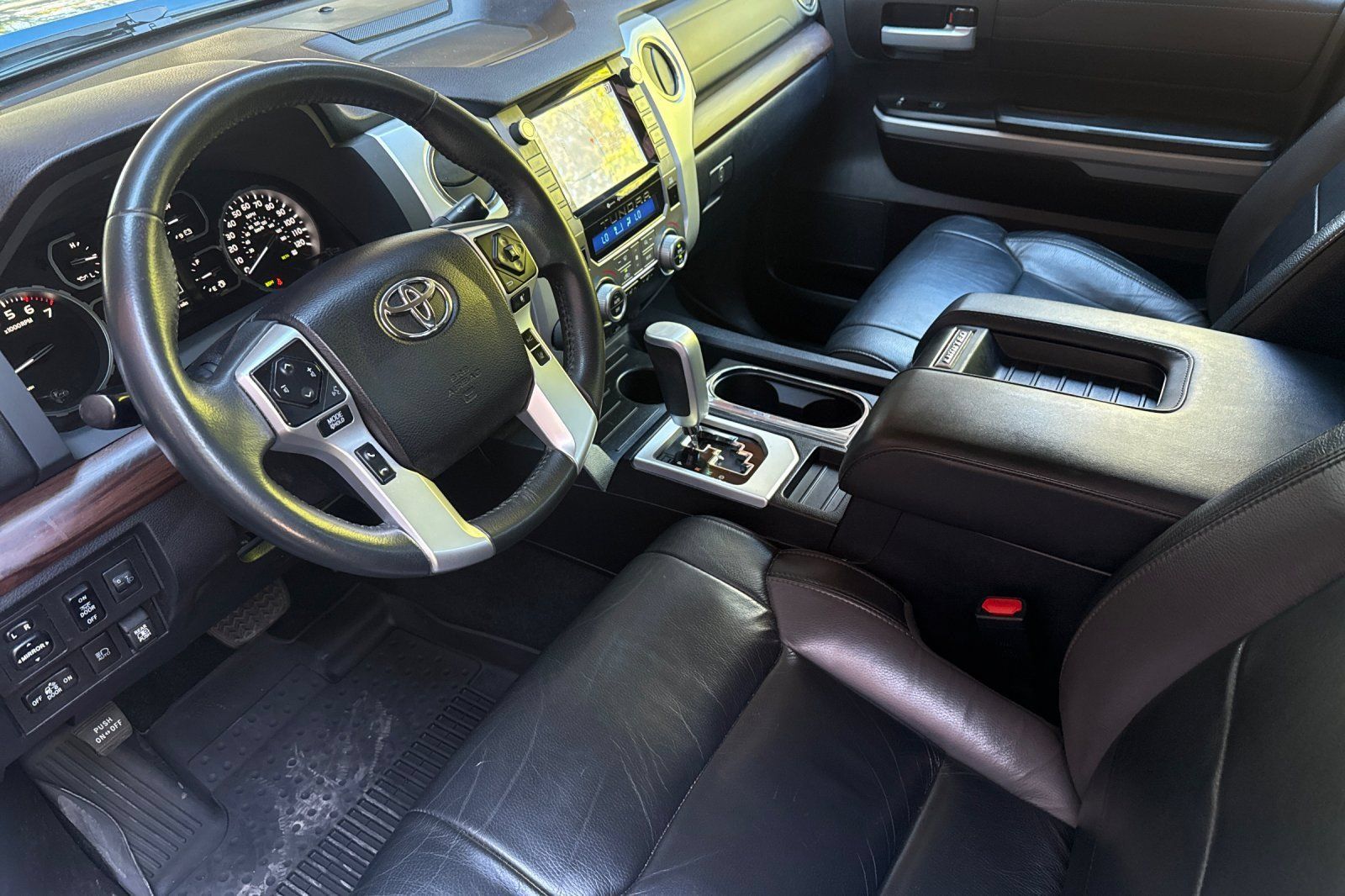 Used 2021 Toyota Tundra Limited w/ Limited Premium Package AWD/4WD image 10