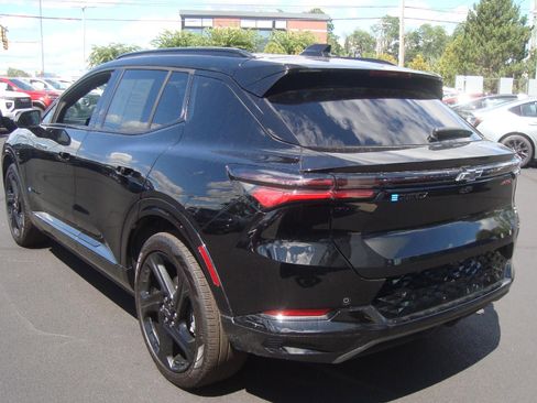 Used 2025 Chevrolet Equinox EV RS image 6