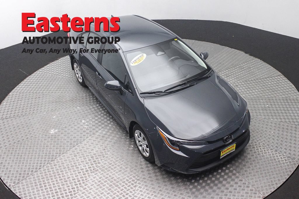 Used 2025 Toyota Corolla LE FWD image 4