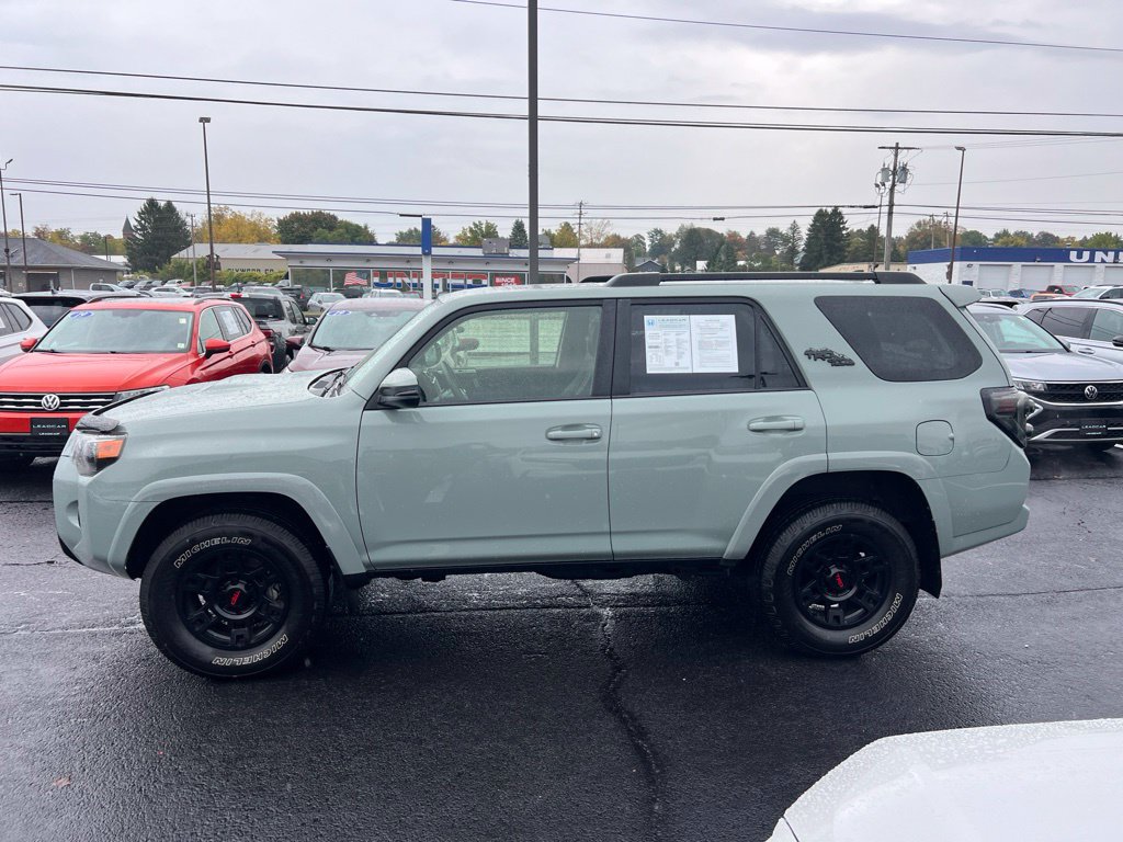 Used 2022 Toyota 4Runner TRD Off-Road Premium w/ Moonroof Package AWD/4WD image 2