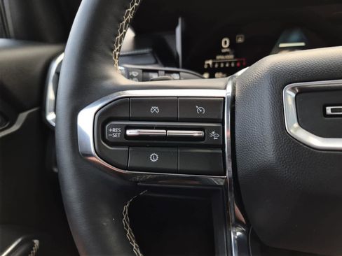 Certified 2025 GMC Acadia Denali image 22