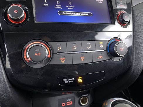 Used 2020 Nissan Rogue Sport S image 16