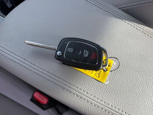 Used 2017 Hyundai Sonata SE FWD image 29