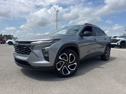 Used 2025 Chevrolet Trax RS w/ Sunroof Package FWD image 1