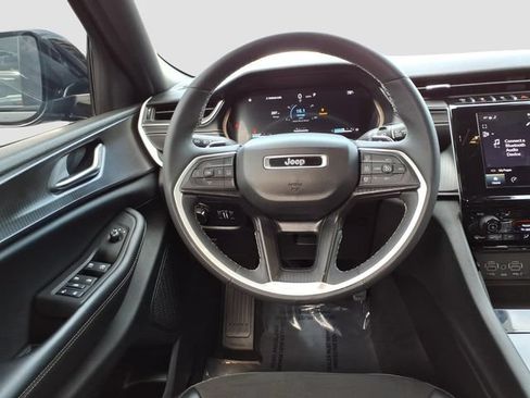 Used 2023 Jeep Grand Cherokee L Laredo AWD/4WD image 29