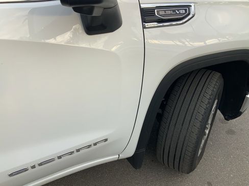 Used 2024 GMC Sierra 1500 SLT image 9