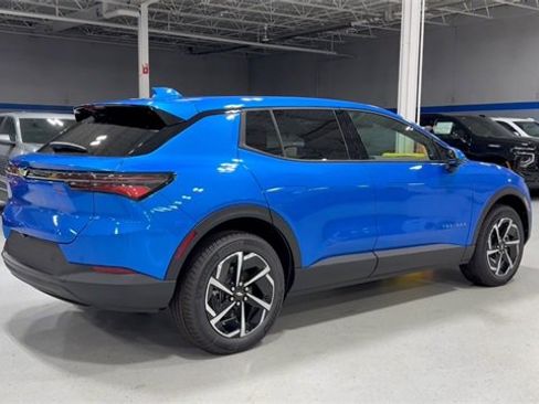 New 2026 Chevrolet Equinox EV LT image 5