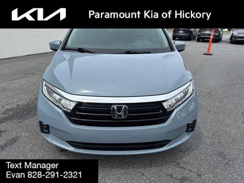 Used 2023 Honda Odyssey Elite image 2