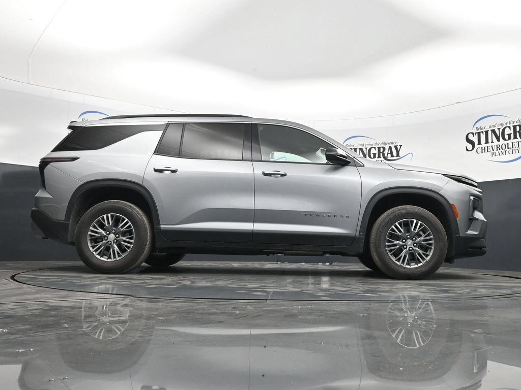 Certified 2025 Chevrolet Traverse LT AWD/4WD image 33