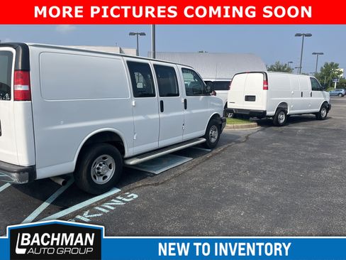 Used 2024 Chevrolet Express 2500 w/ Driver Convenience Package RWD image 3