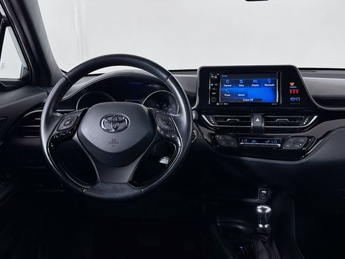 Used 2018 Toyota C-HR XLE FWD image 11