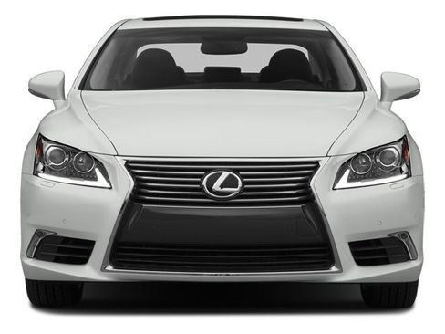 Used 2013 Lexus LS 460 w/ Comfort Pkg RWD image 4