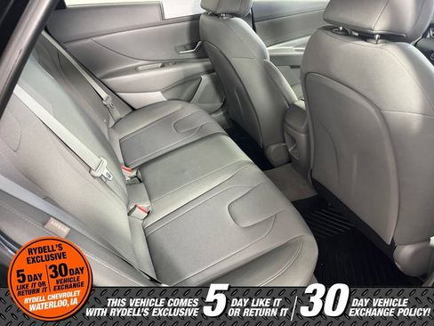 Used 2024 Hyundai Elantra SE FWD image 16