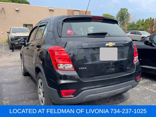 Used 2018 Chevrolet Trax LS FWD image 2