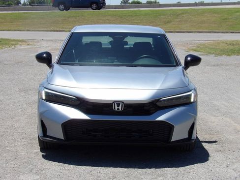 Used 2025 Honda Civic Sport image 3