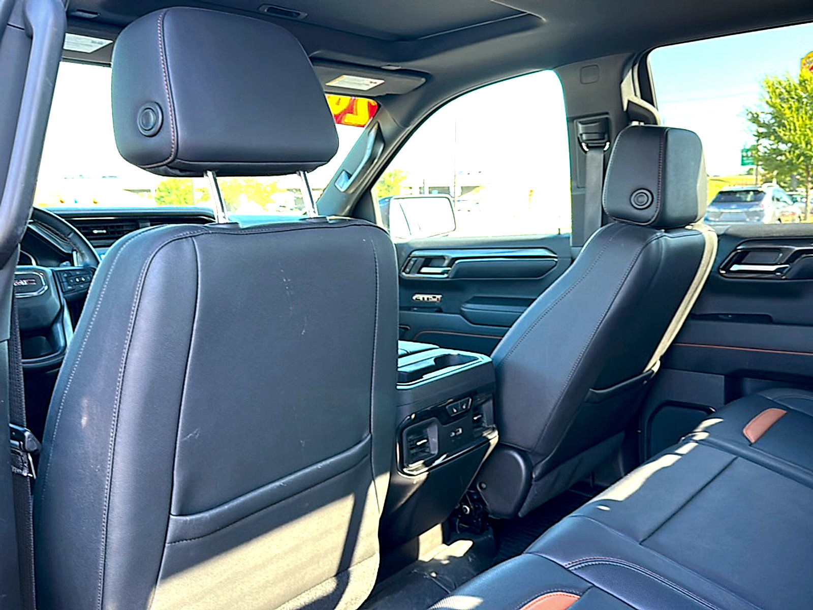 Used 2024 GMC Sierra 1500 AT4 w/ Technology Package AWD/4WD image 18