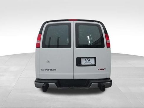 Used 2025 GMC Savana 2500 w/ Driver Convenience Package RWD image 5