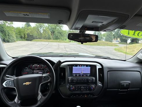 Used 2017 Chevrolet Silverado 1500 LT w/ Midnight Edition AWD/4WD image 25