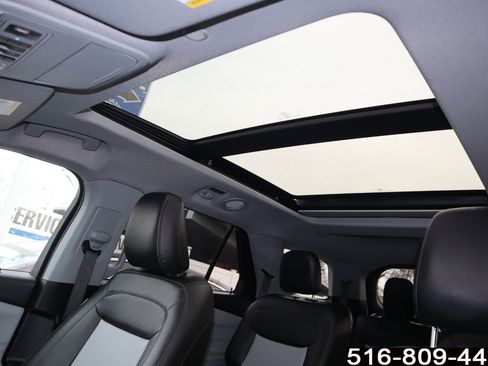 Used 2022 Ford Explorer XLT w/ Equipment Group 202A image 13