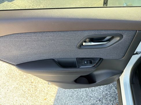 Certified 2023 Nissan Rogue SV FWD image 31