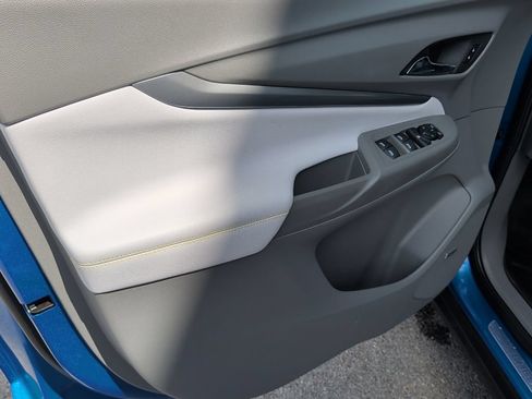 Used 2023 Chevrolet Bolt EUV Premier w/ Sun & Sound Package FWD image 13