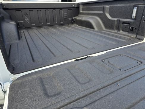 Used 2024 Jeep Gladiator Rubicon AWD/4WD image 23