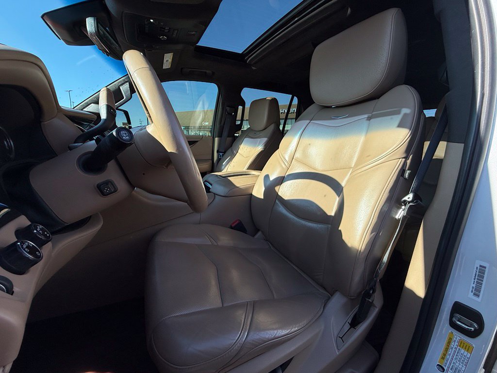 Used 2019 Cadillac Escalade Platinum AWD/4WD image 23
