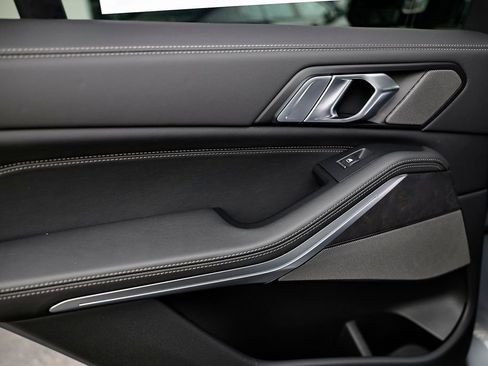 New 2026 BMW X5 xDrive40i w/ M Sport Package AWD/4WD image 24