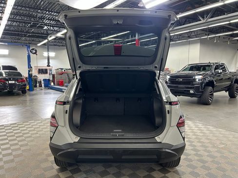 Used 2025 Hyundai Kona SEL AWD/4WD image 11