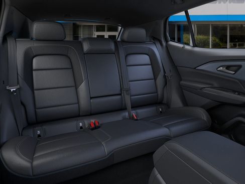 New 2025 Chevrolet Equinox EV LT w/ Convenience Package II image 17