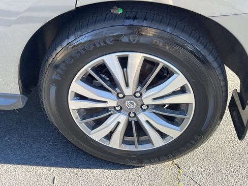 Used 2020 Nissan Pathfinder SV w/ Cargo Package image 19